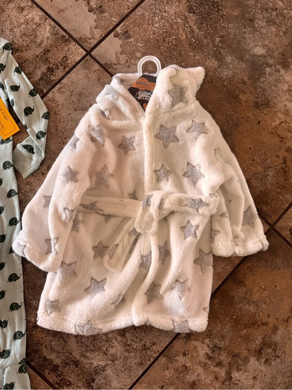 NWT Bundle of (2) lightweight Footie pajamas & (1) super soft bath robe 12-18M